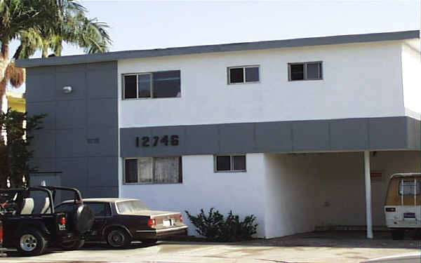 12746 Matteson Ave in Los Angeles, CA - Building Photo