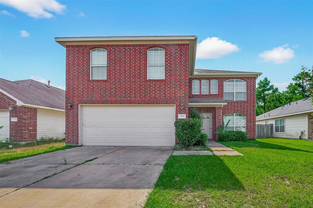 12007 Green Bluff Ct in Houston, TX - Building Photo