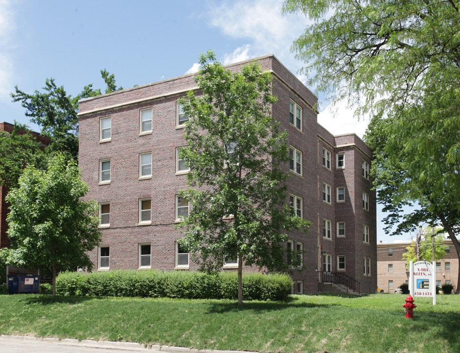 Shurtleff Arms in Lincoln, NE - Building Photo