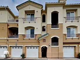 12362 Carmel Country Rd, Unit 304 in San Diego, CA - Building Photo