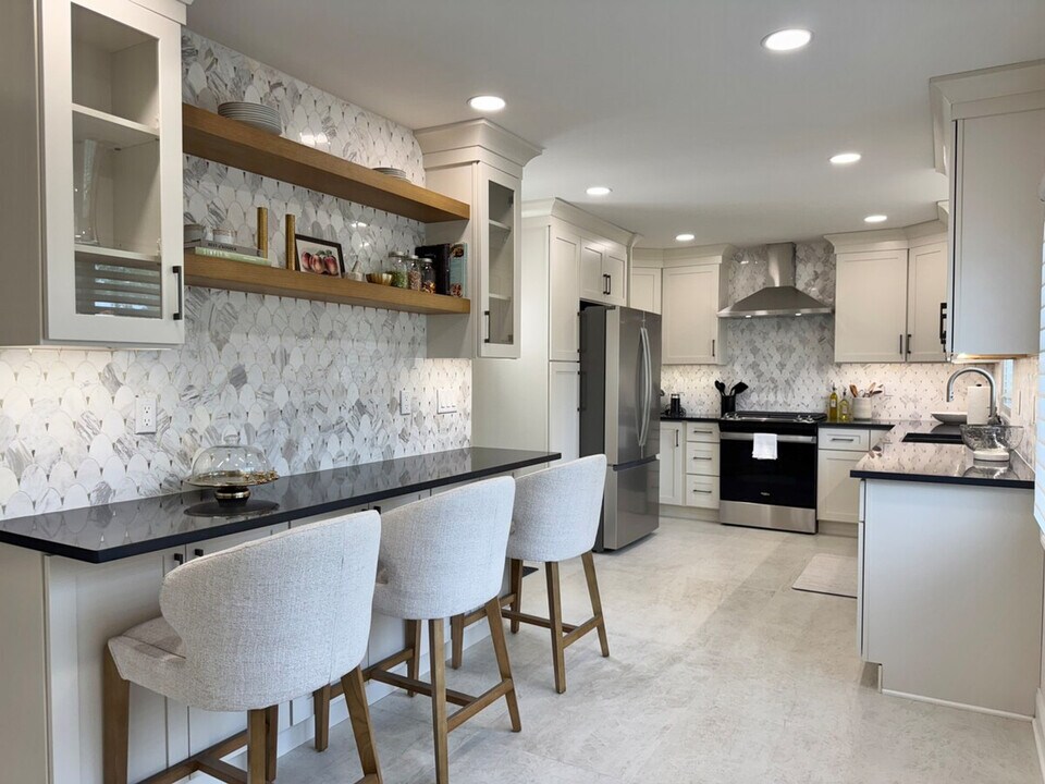 240 Norgrove Ave in Long Branch, NJ - Building Photo