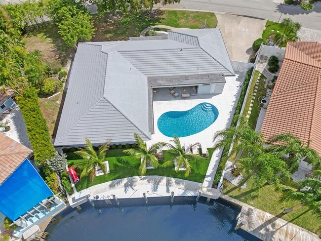 5581 NE 31st Ave in Fort Lauderdale, FL - Building Photo - Building Photo