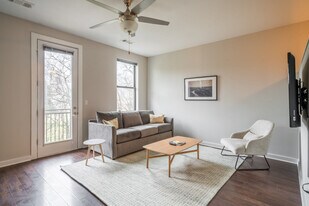 1016 18th Ave S in Nashville, TN - Building Photo