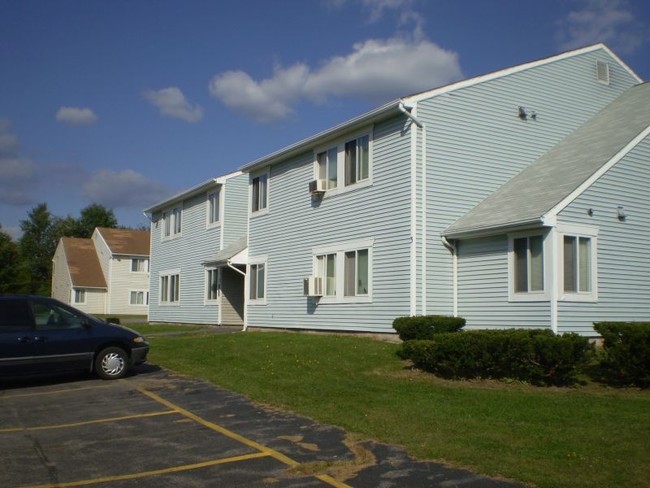 West Broadway Villas in Monticello, NY - Building Photo - Building Photo