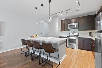 1900 Barton Springs Rd in Austin, TX - Building Photo - Building Photo