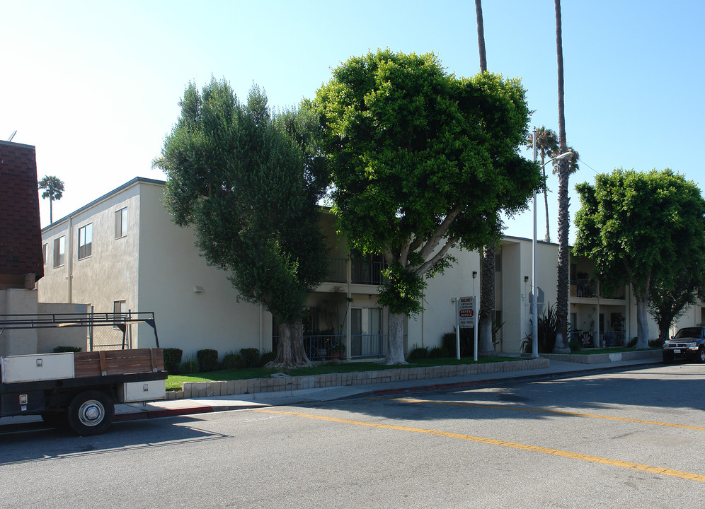 1043 N G St in Oxnard, CA - Building Photo