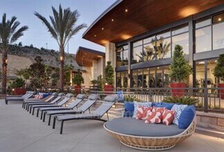 8332 Ridge Ct in San Diego, CA - Foto de edificio - Building Photo