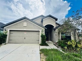 1090 Woodlark Dr in Haines City, FL - Building Photo