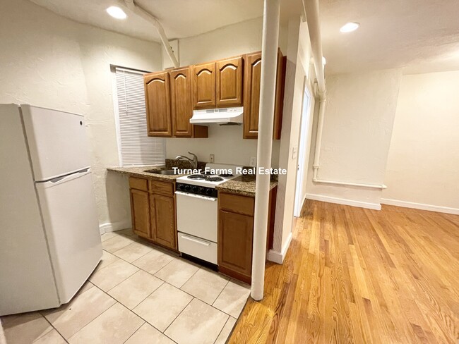 136 Hemenway St, Unit B in Boston, MA - Building Photo - Building Photo