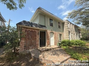 property at 2811 Woodbury Dr