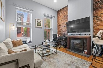 19 Milford St in Boston, MA - Building Photo - Building Photo