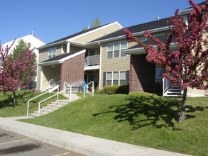 Parkway Apartments - Elko in Elko, NV - Foto de edificio - Building Photo