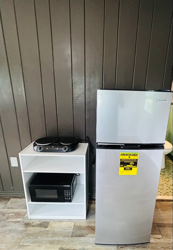 8010 SE US Hwy 301 in Hawthorne, FL - Foto de edificio - Building Photo