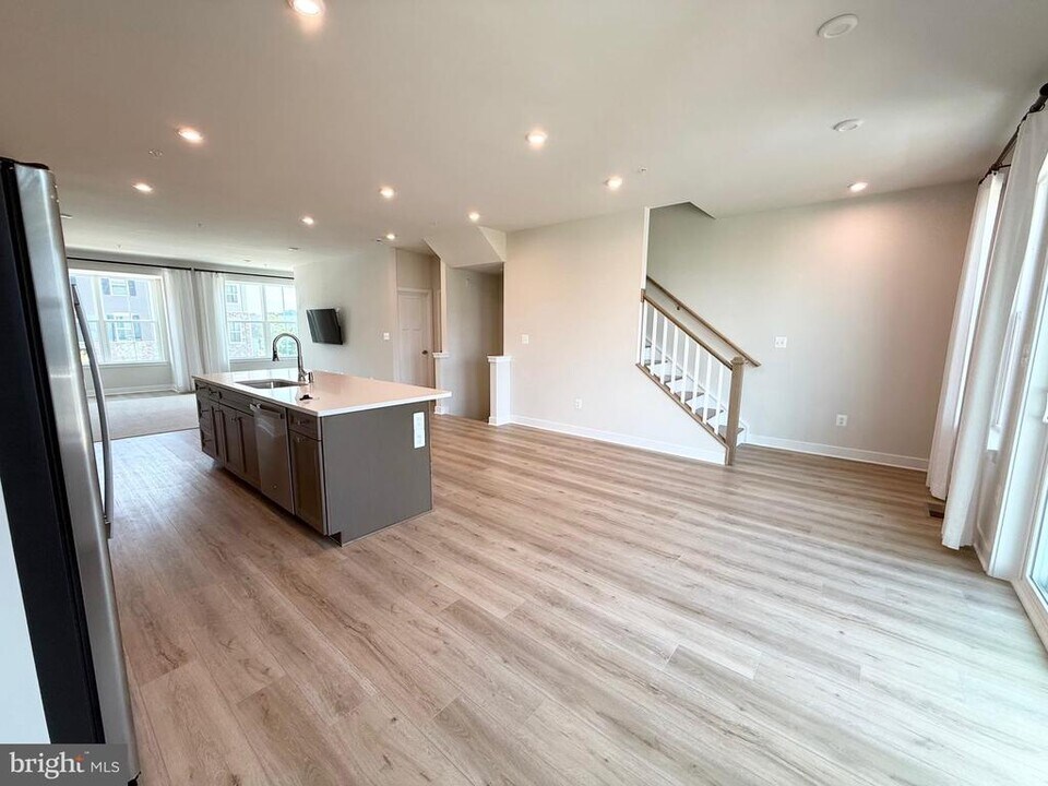 7840 Blackbriar Wy in Laurel, MD - Building Photo