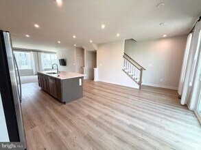 7840 Blackbriar Wy in Laurel, MD - Building Photo - Building Photo