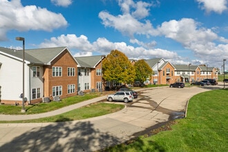 Hickory Grove Apartments in Des Moines, IA - Building Photo - Building Photo