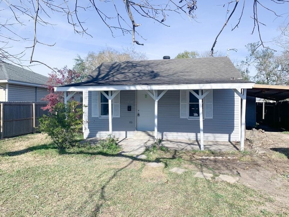 3438 Taft Ave in Groves, TX - Building Photo