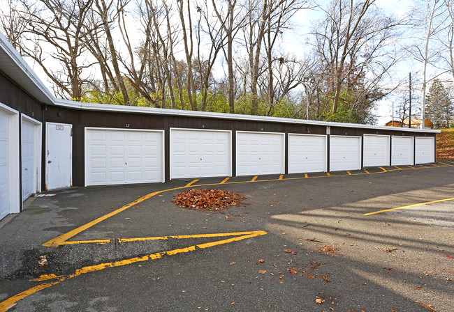 Fountain Terrace Apartments! in New Brighton, MN - Building Photo - Building Photo