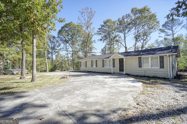 property at 1092 W Adrian Cir SW