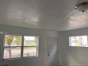 805 NE 134th St-Unit -B in North Miami, FL - Building Photo - Building Photo