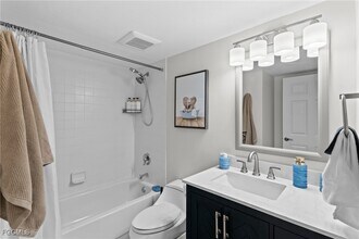 9577 Gulf Shore Dr in Naples, FL - Foto de edificio - Building Photo