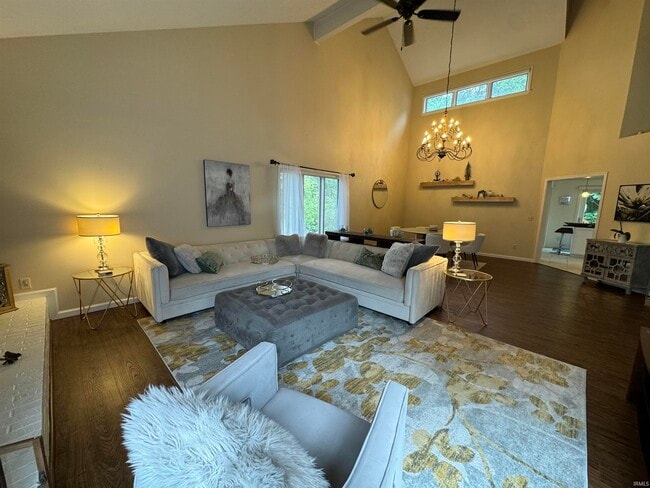 51720 Villager Pkwy in Granger, IN - Foto de edificio - Building Photo