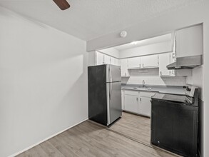 Westgrove Apartments in Taylor, MI - Building Photo - Building Photo