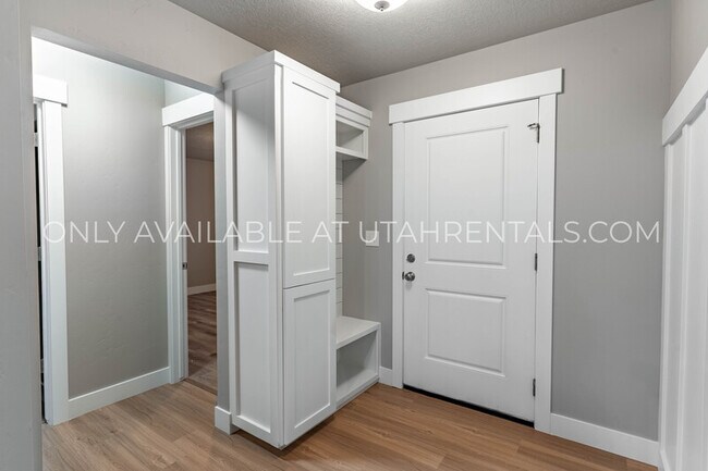4143 N Fairfield Dr in Eagle Mountain, UT - Building Photo - Building Photo
