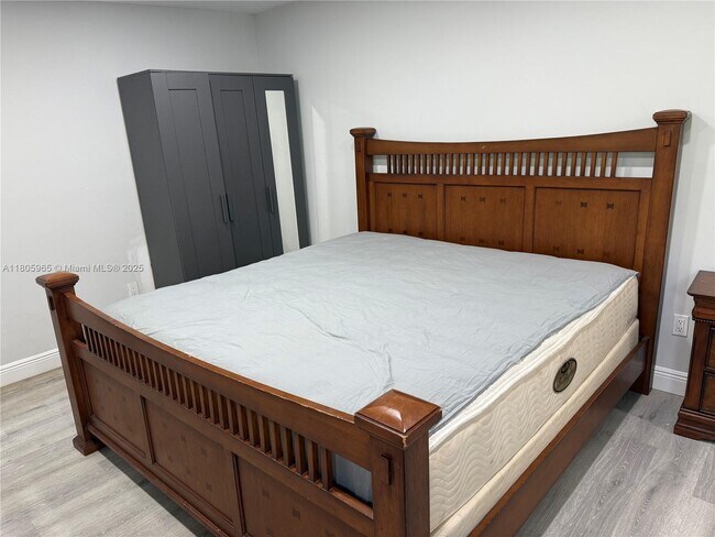 21025 SW 210th Ave in Miami, FL - Building Photo - Building Photo