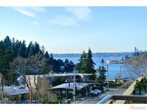 10000 Main St in Bellevue, WA - Building Photo - Building Photo