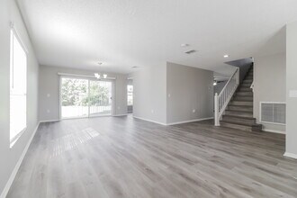 3220 Fairfield Dr in Kissimmee, FL - Building Photo - Building Photo