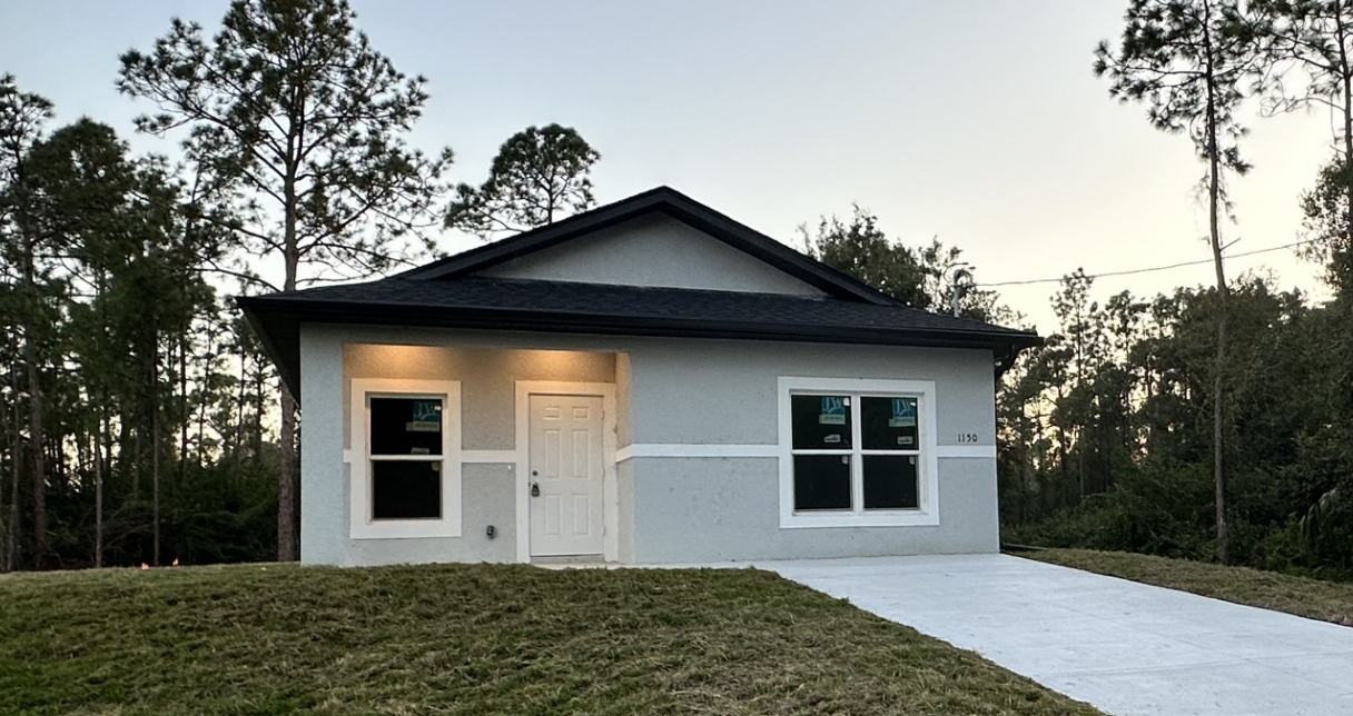 1150 Rahway St in Lehigh Acres, FL - Building Photo