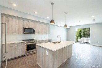 431 E Bayaud Ave-Unit -R-204 in Denver, CO - Building Photo - Building Photo