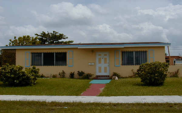 2540 NW 206th St in Opa Locka, FL - Building Photo