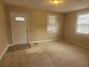 652 Ellen Rd in Newport News, VA - Building Photo - Building Photo