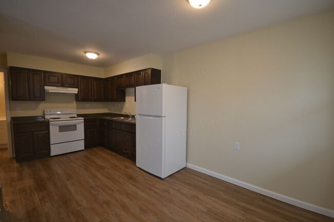 28325 State Hwy P in Cross Timbers, MO - Building Photo - Building Photo