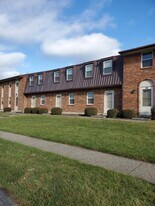 174 Chris Drive, Unit 174 in Englewood, OH - Building Photo