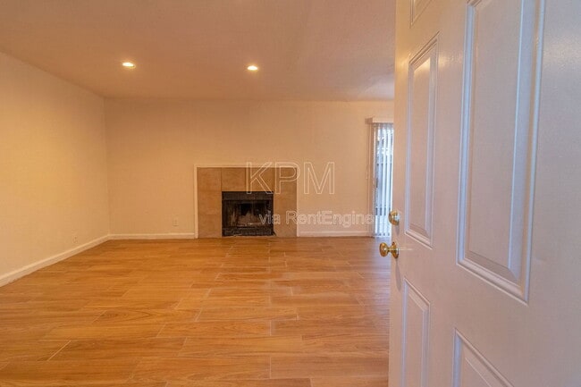 7409 Village Green Dr in Stockton, CA - Building Photo - Building Photo