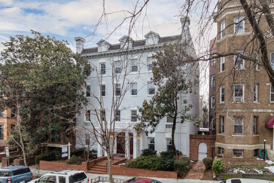 1816 Kalorama Rd NW in Washington, DC - Building Photo