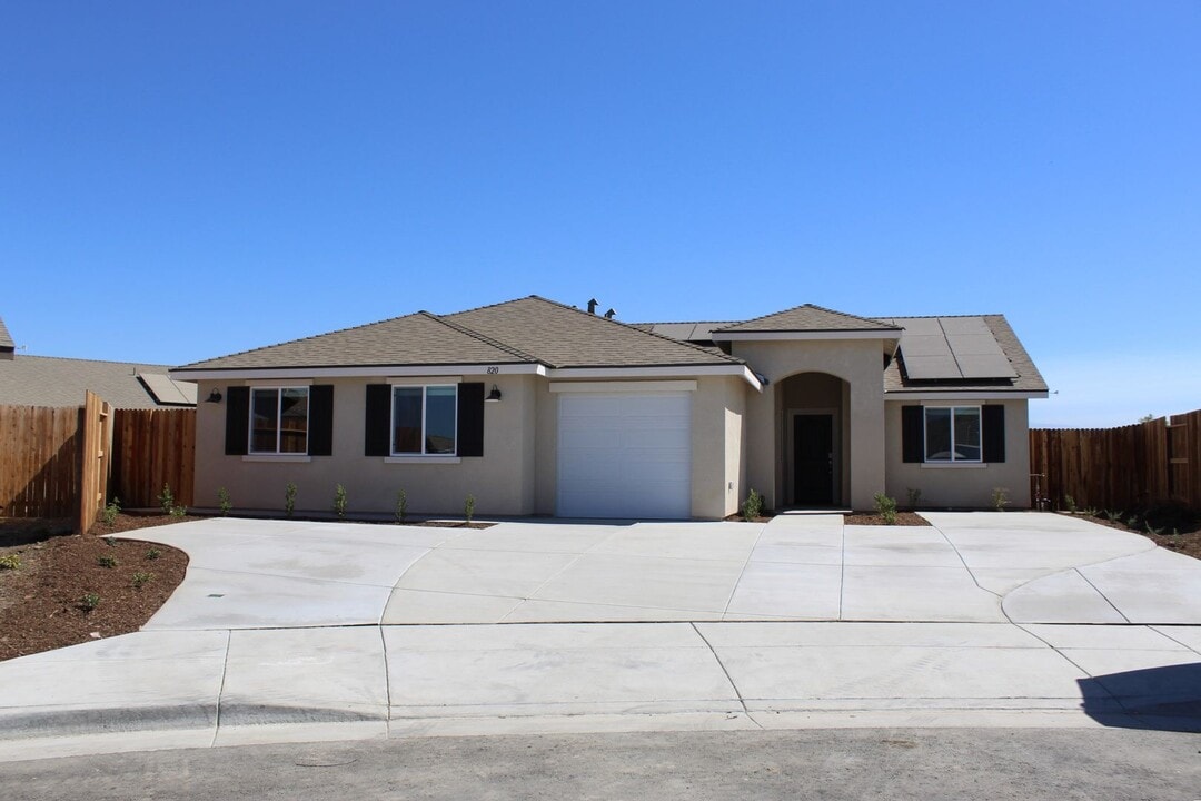 820 Beaconsfield Ct in Bakersfield, CA - Building Photo