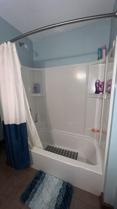 3827 E Edgerton Ave in Cudahy, WI - Building Photo