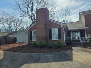 1834 Cooper Lake Dr SE in Smyrna, GA - Building Photo - Building Photo