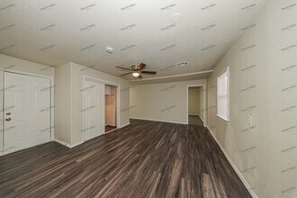 3201 SW 49th St in Oklahoma City, OK - Building Photo - Building Photo