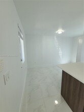 1646 NW 1st Pl in Miami, FL - Building Photo - Building Photo