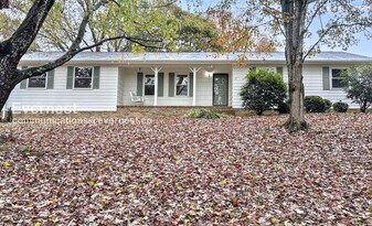 5438 Village Garden Dr in Ooltewah, TN - Building Photo