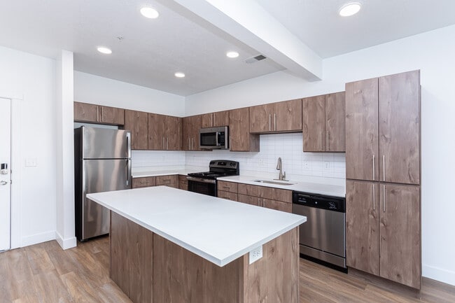 400 Element in Provo, UT - Building Photo - Interior Photo
