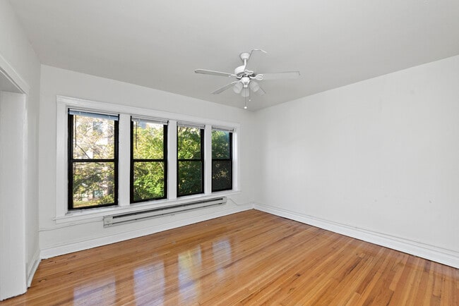 3816 N Fremont St, Unit 1W in Chicago, IL - Foto de edificio - Building Photo