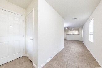 342 Mistflower, Unit C in New Braunfels, TX - Building Photo - Building Photo