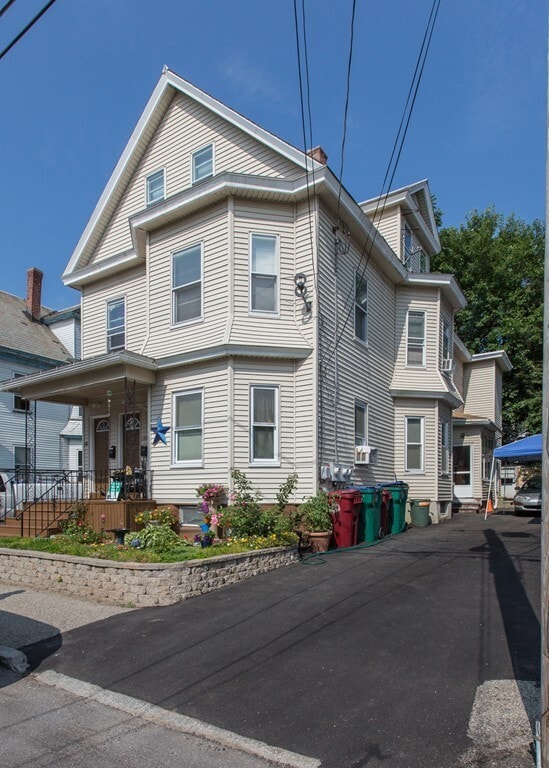 182 Pleasant St, Unit 182 Peasant St Unit #2