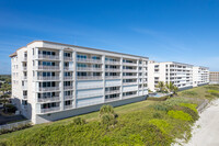 Somerset Oceanfront in Indian Harbour Beach, FL - Foto de edificio - Building Photo